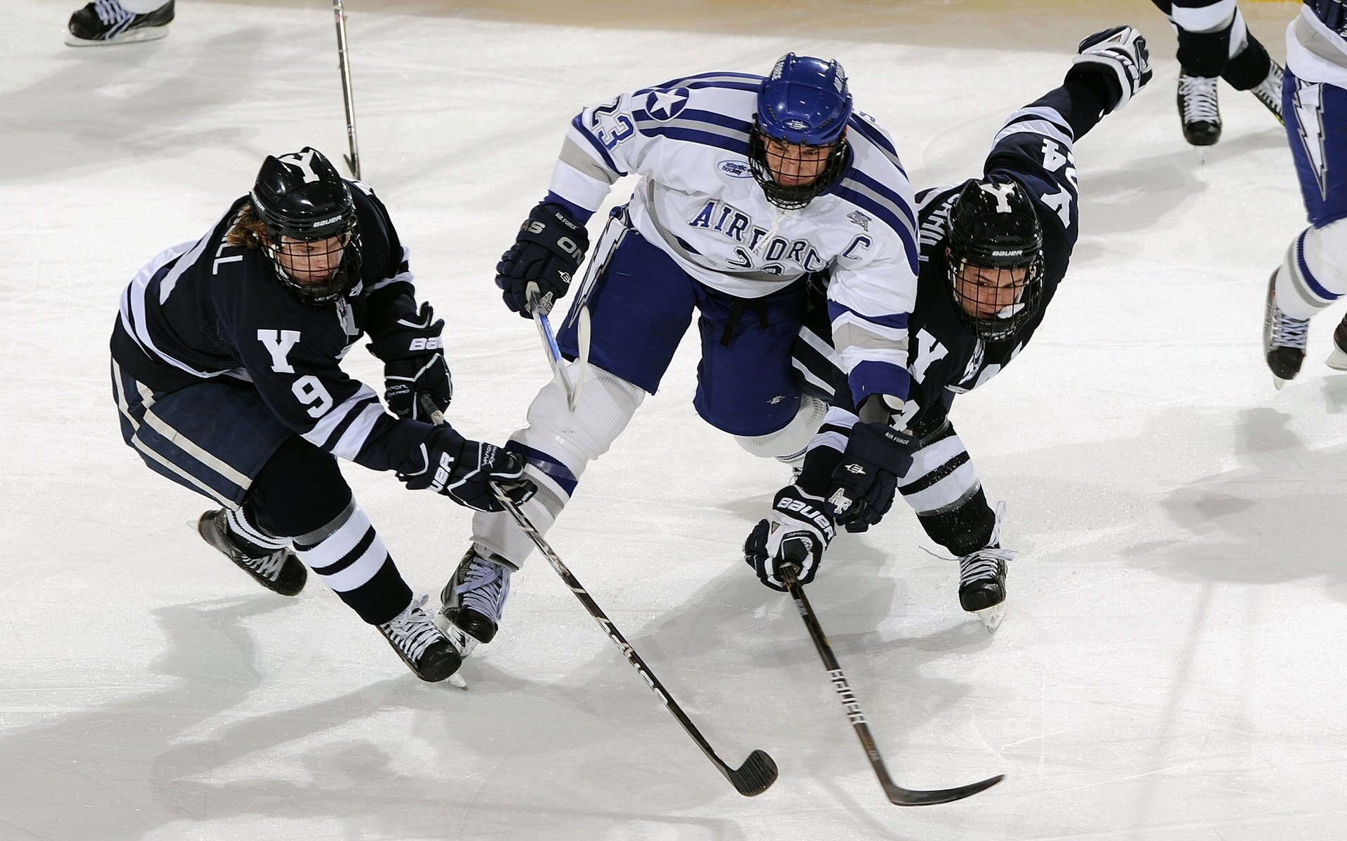 “马科斯·莫奇的防守压力与快速突破,成为阿根廷美洲狮队制胜的武器”