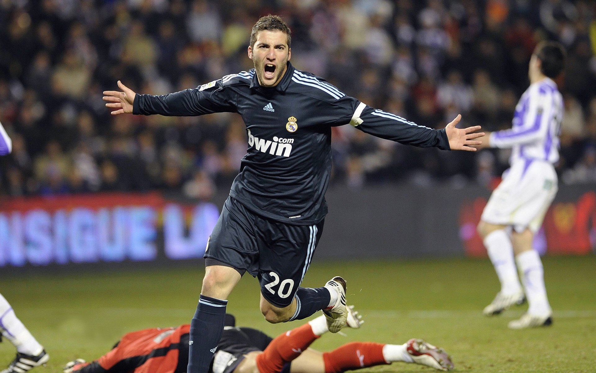 世界杯经典对决：点燃全球球迷激情！，世界杯经典镜头